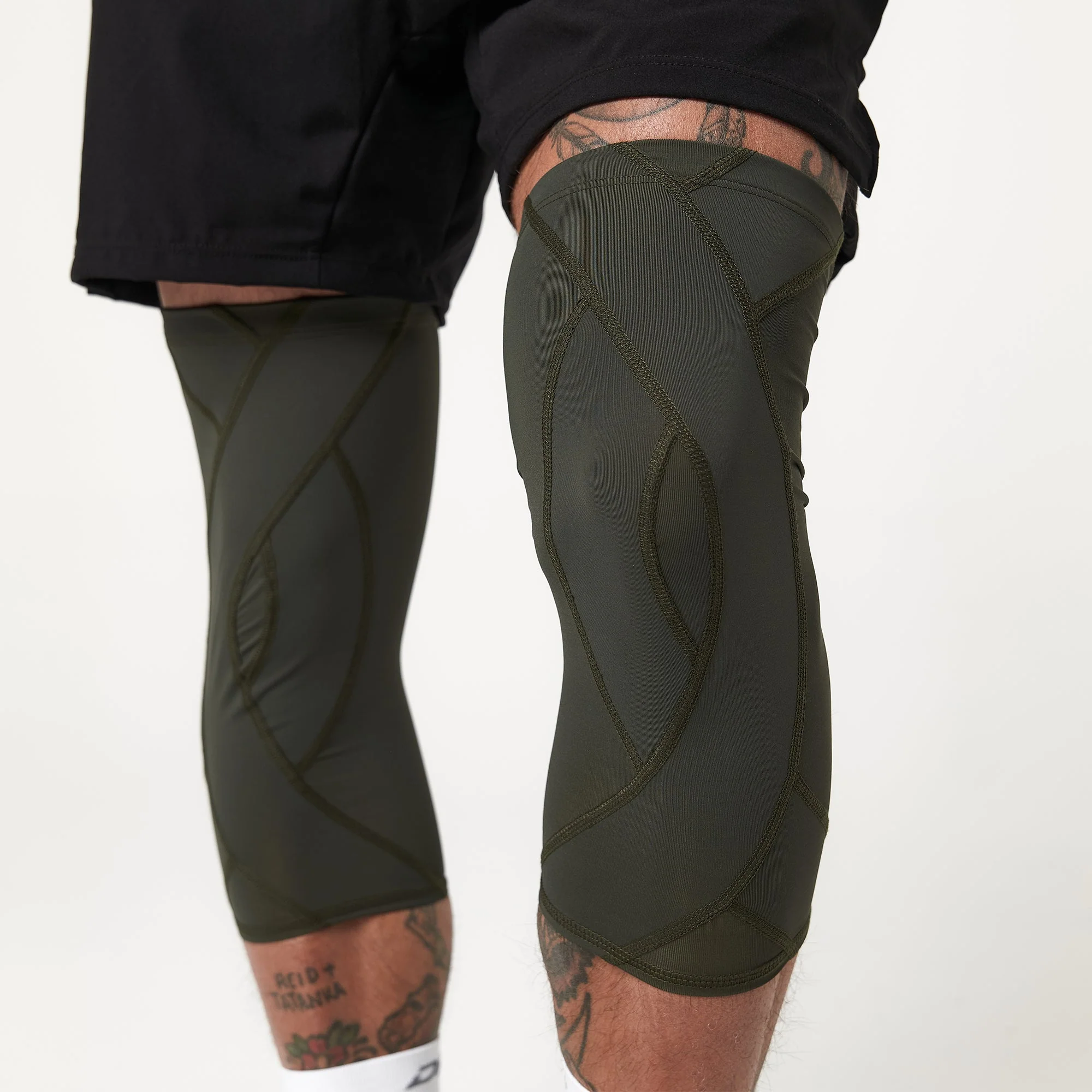 ACTIVE Ax COMPRESSION KNEE SLEEVES ( 2 PACK) - Image 11