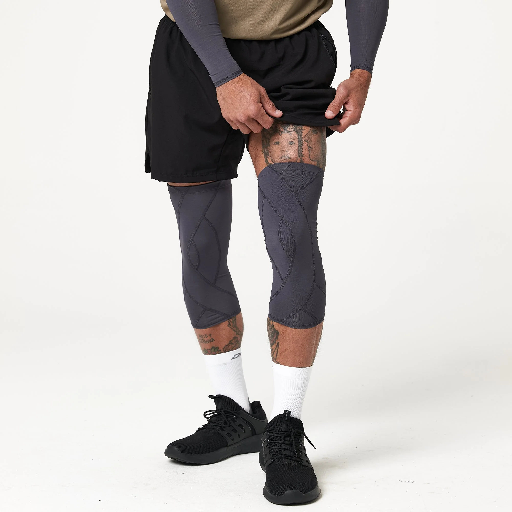 ACTIVE Ax COMPRESSION KNEE SLEEVES ( 2 PACK) - Image 12