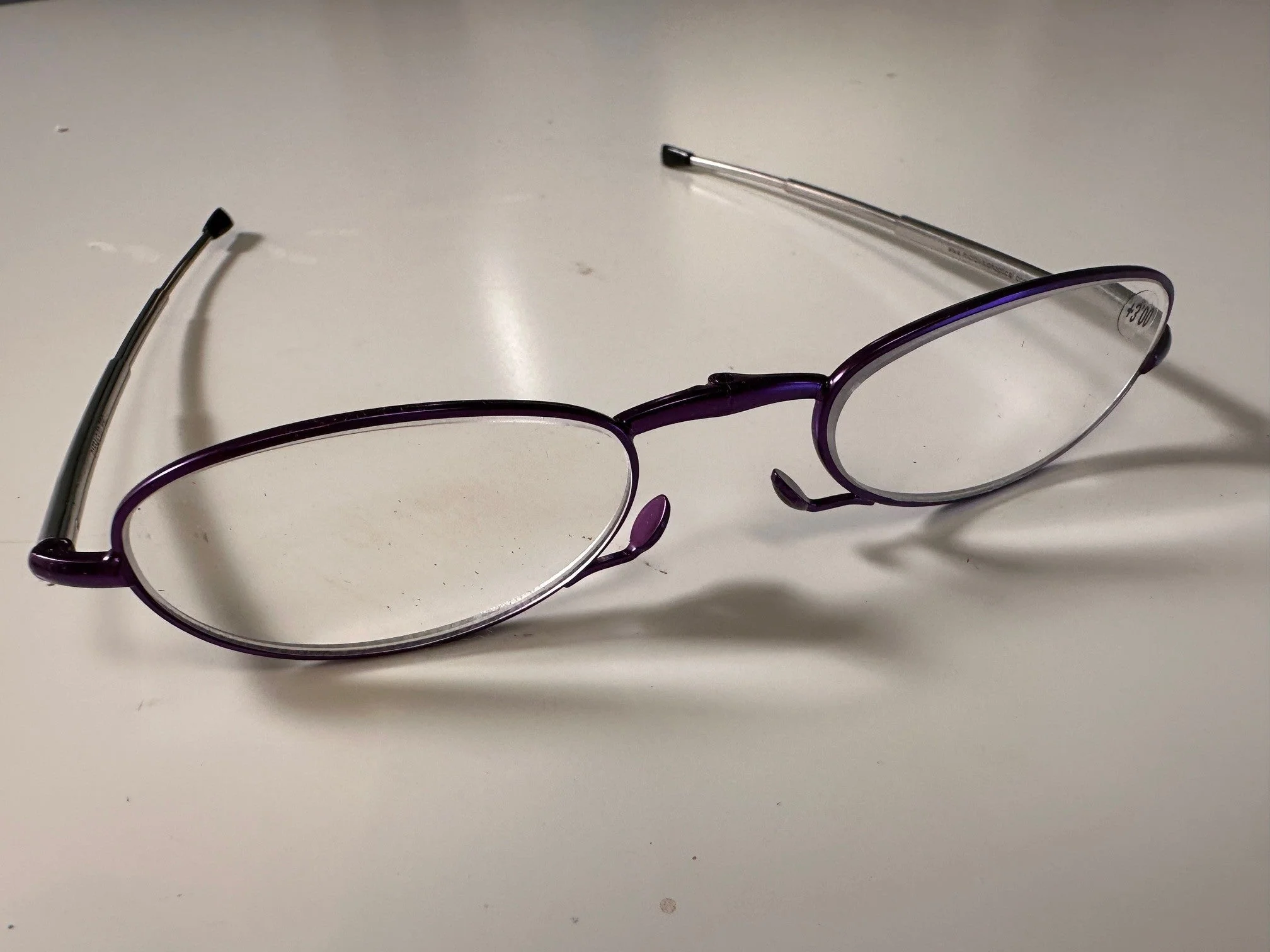 Executive Readers Oval - Image 7