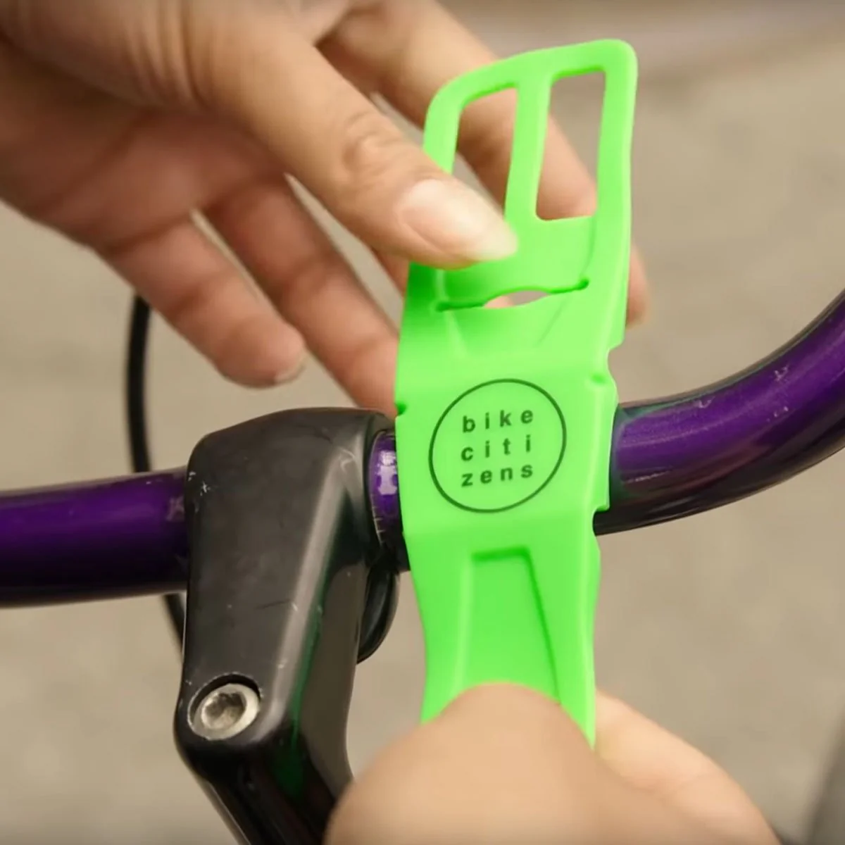 FINN - Universal Bicycle Phone Mount - Red - Image 11