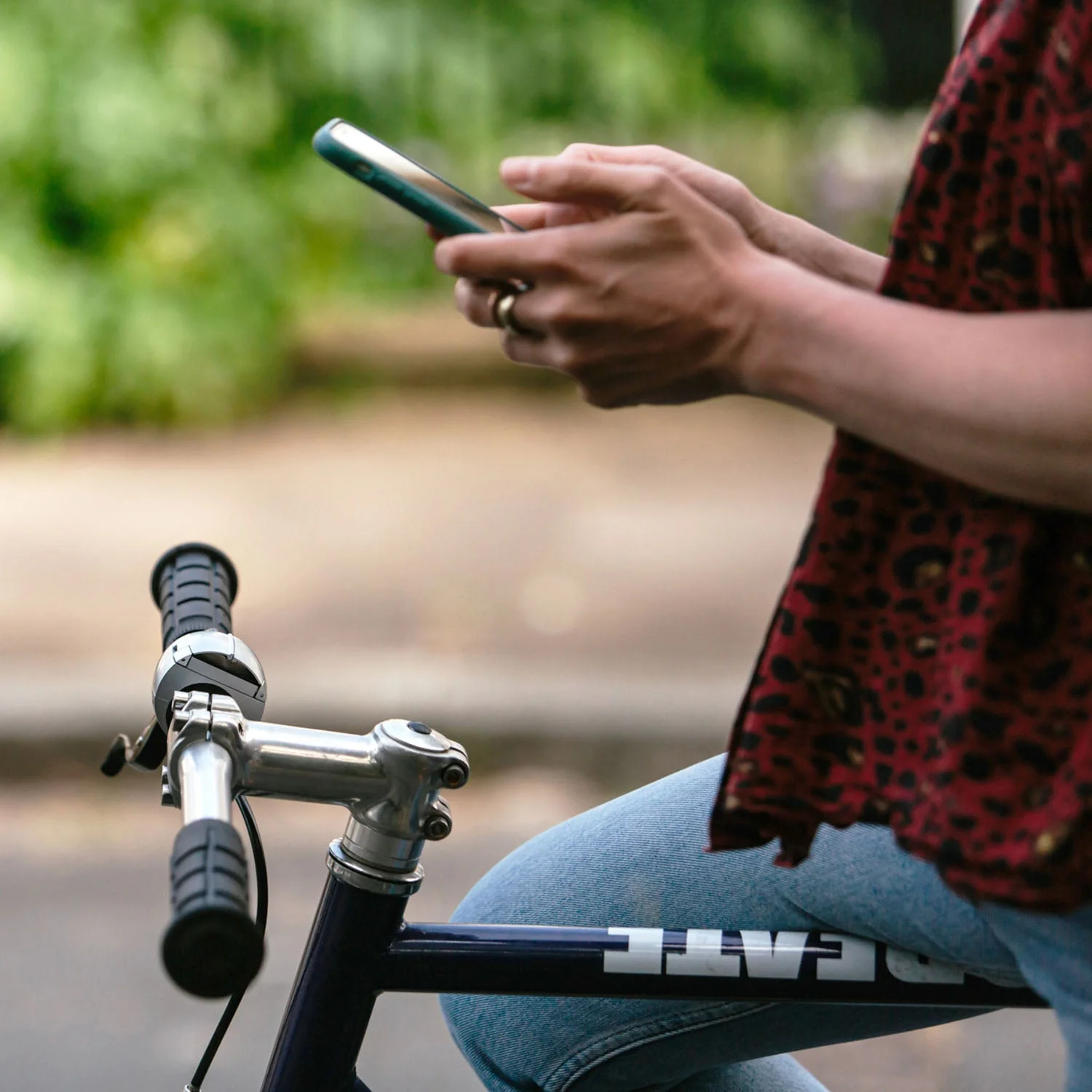 Loop Mount - Universal Bicycle Phone Mount - Image 12