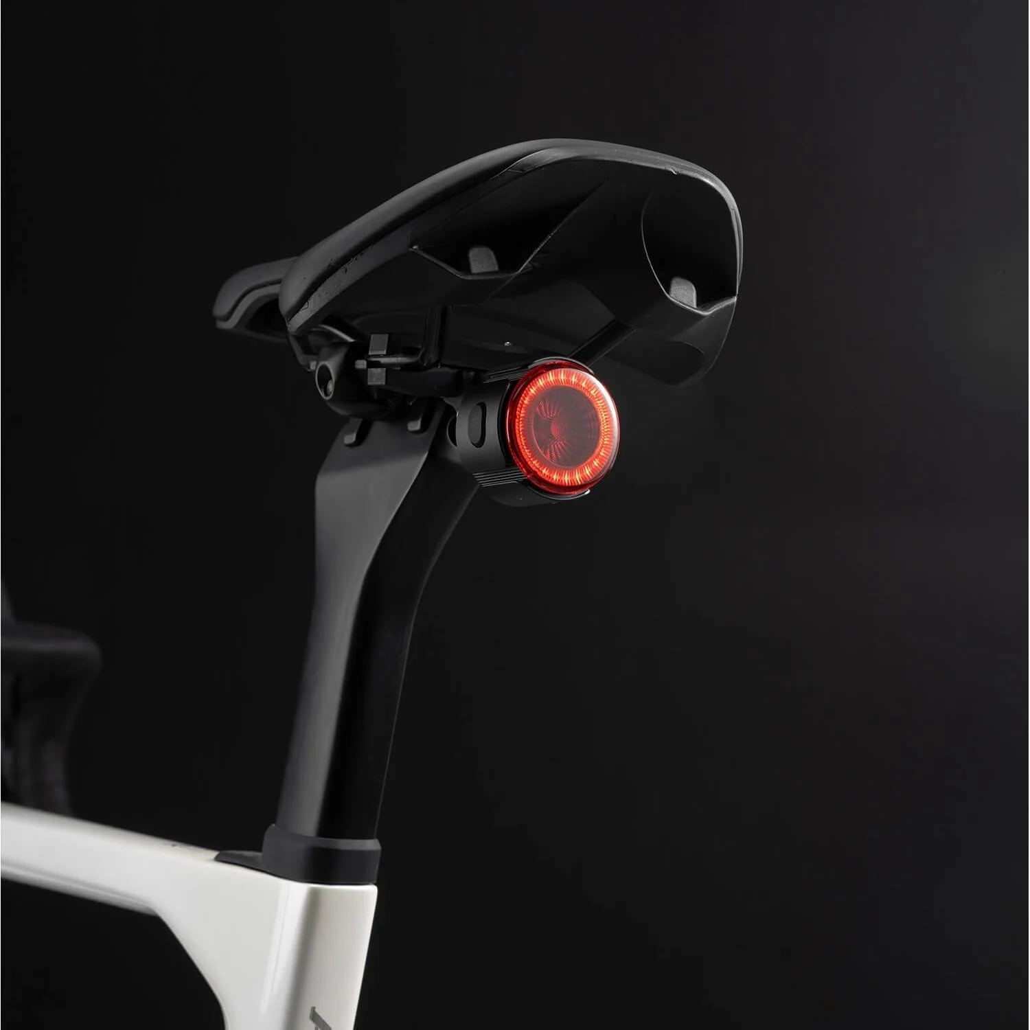 Road To Sky - SUPER6 Rear Light Anti-Lost USB-C - Image 4