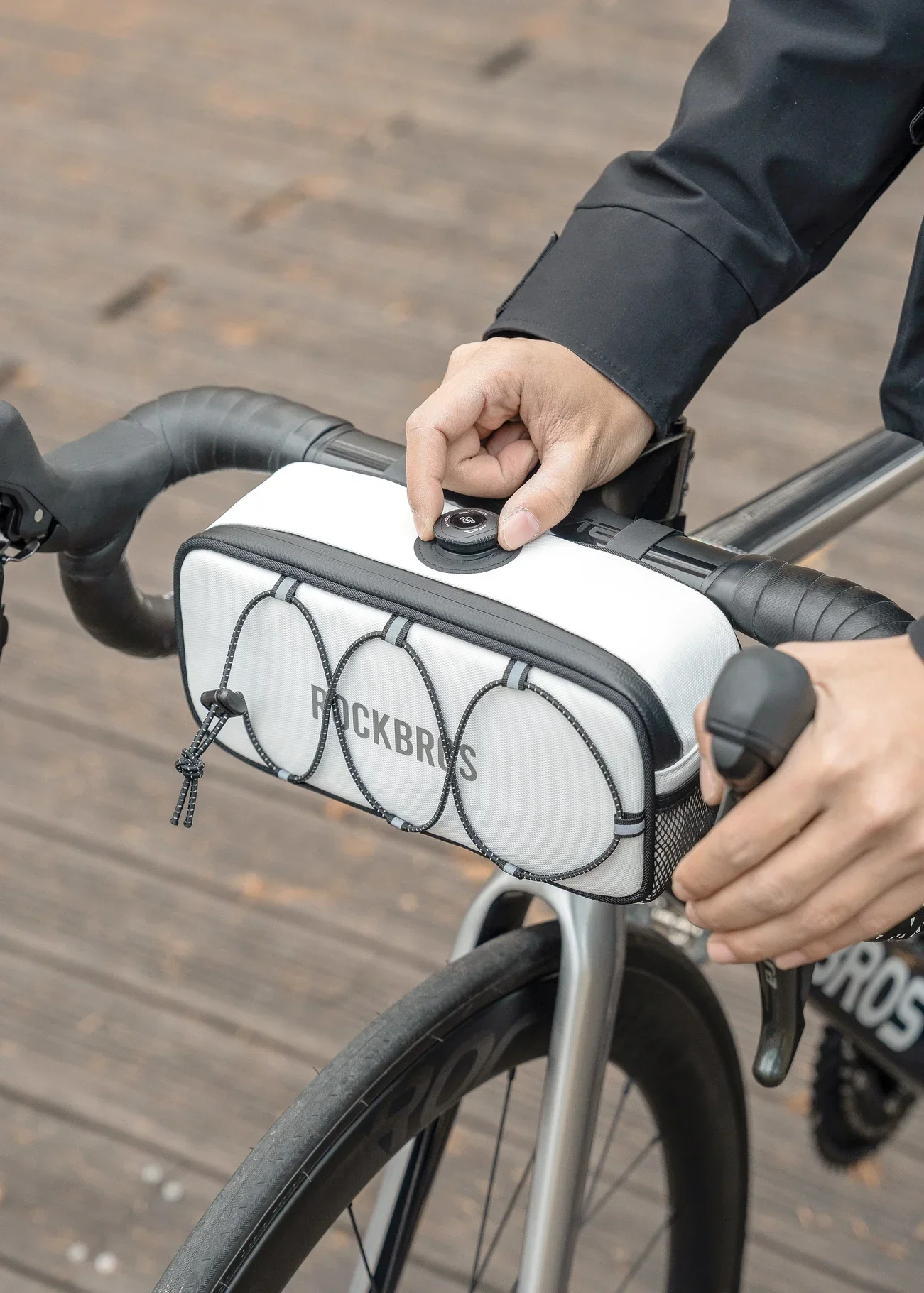 ROCKBROS Square Handlebar Bag-Road to sky - Image 13