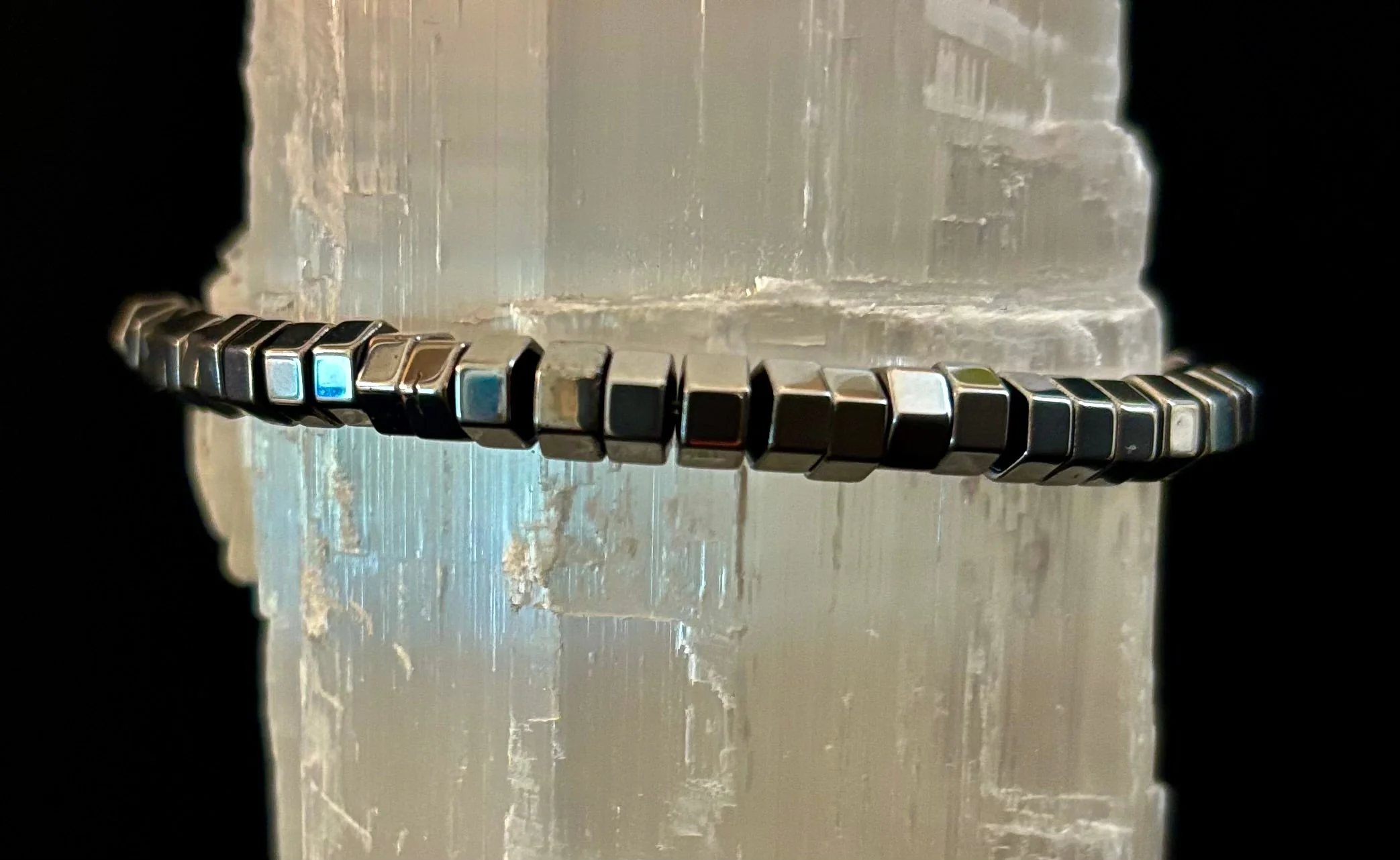 Sleek Silver Cube Beaded Bracelet – Minimalist Style for Any Occasion - Image 2