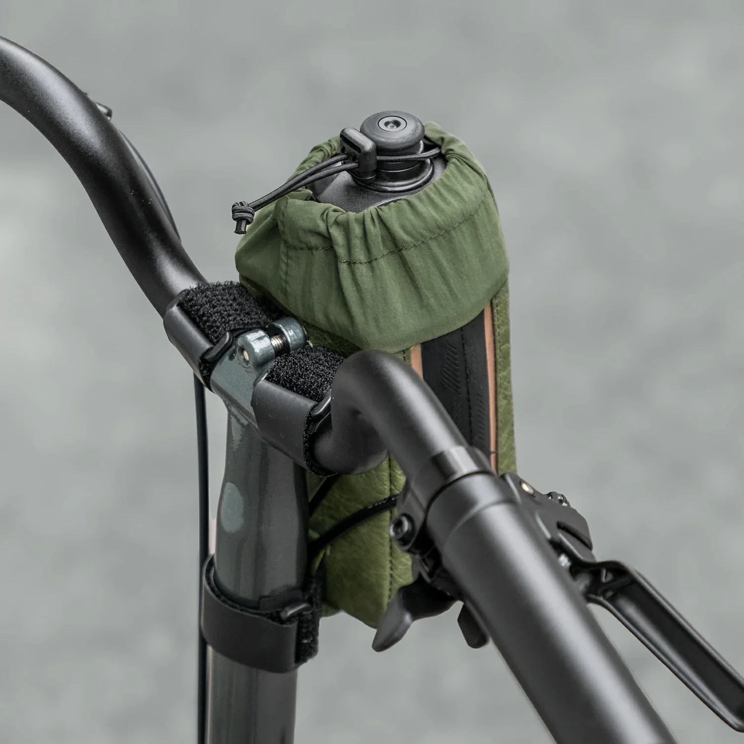 Sustainable Eco-Friendly  Recycled Tire Bike Water Bottle Bags 0.8L ROAD TO SKY - Image 8